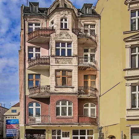 Visitting - Wiezienna Apartment *